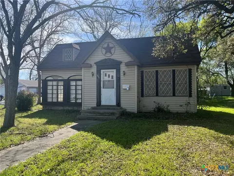1801 N Goldman St, Victoria, TX 77901