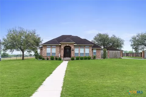 604 Texas Ave, Shiner, TX 77984