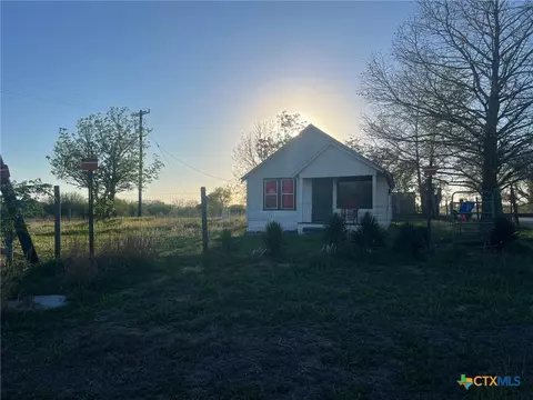 37 Hannessee Rd, Cuero, TX 77954