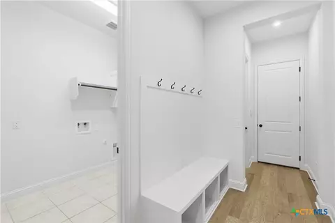 Entry Way - 225 Diamondback Dr, Georgetown, TX 78628 photo 4 of 4