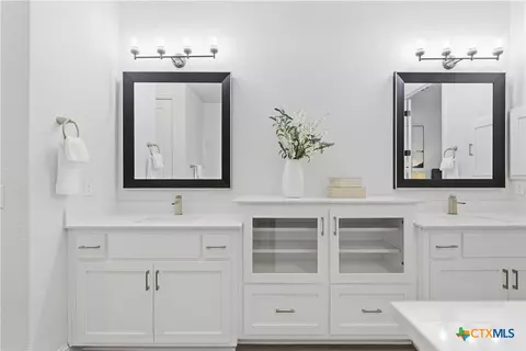 Bath - 225 Diamondback Dr, Georgetown, TX 78628 photo 3 of 7
