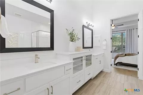 Bath - 225 Diamondback Dr, Georgetown, TX 78628 photo 1 of 7