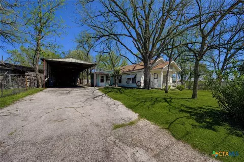 Exterior - 1631 E Fannin St, Luling, TX 78648 photo 4 of 6