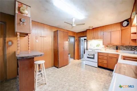 Kitchen - 1631 E Fannin St, Luling, TX 78648 photo 2 of 3