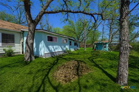 Exterior - 1631 E Fannin St, Luling, TX 78648 photo 6 of 6