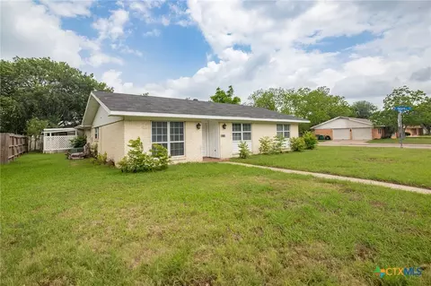 2512 E Airline Rd, Victoria, TX 77901