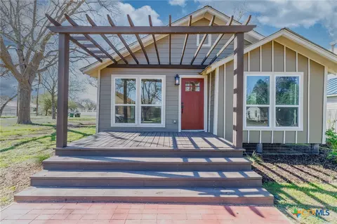 403 W French St, Cuero, TX 77954