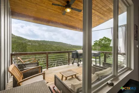 1722 Trail Pass Dr, Canyon Lake, TX 78133