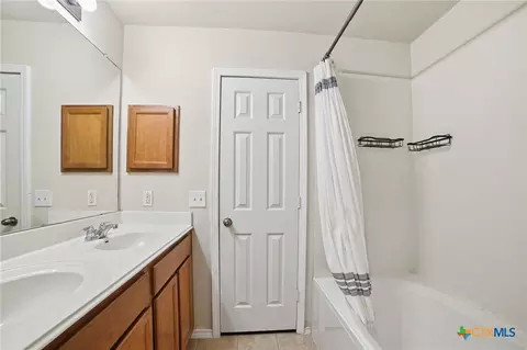 Bath - 316 Housefinch Loop, Leander, TX 78641 photo 1 of 2