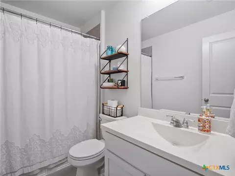 Bath - 109 Comet Dr #3J, Jarrell, TX 76537 photo 3 of 3