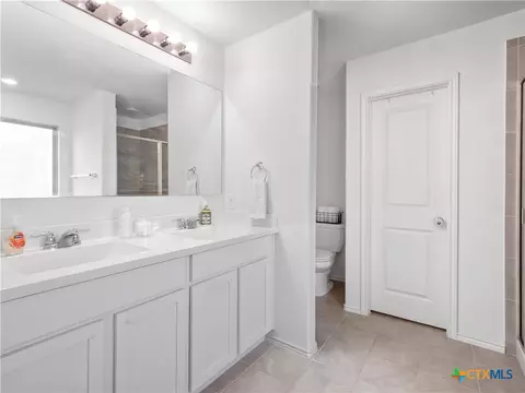 Bath - 109 Comet Dr #3J, Jarrell, TX 76537 photo 2 of 3