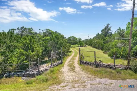 700 Oak Grove Rd, San Marcos, TX 78666