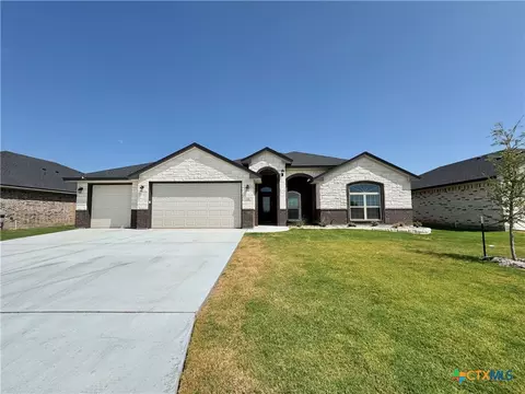 718 Golden Eagle Dr, Salado, TX 76571
