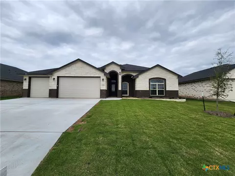 718 Golden Eagle Dr, Salado, TX 76571