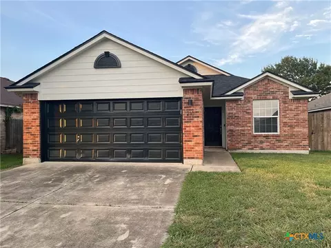 210 Yellowstone Dr, Victoria, TX 77904