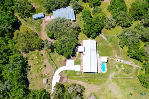 280 Hebron Church Rd, Yoakum, TX 77995
