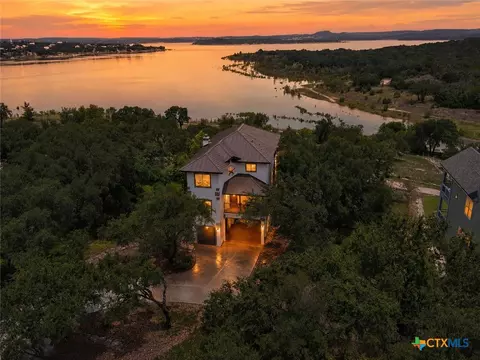 1065 Hillcrest Frst, Canyon Lake, TX 78133