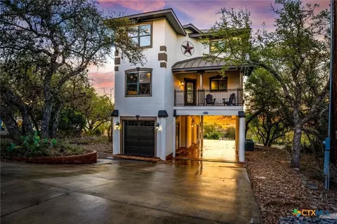 1065 Hillcrest Frst, Canyon Lake, TX 78133