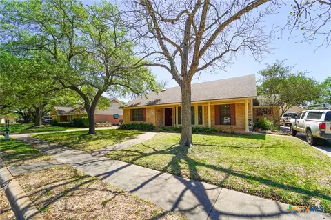 2801 E Loma Vista Ave, Victoria, TX 77901