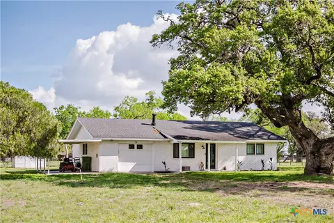 522 Mulberry Rd, Cuero, TX 77954