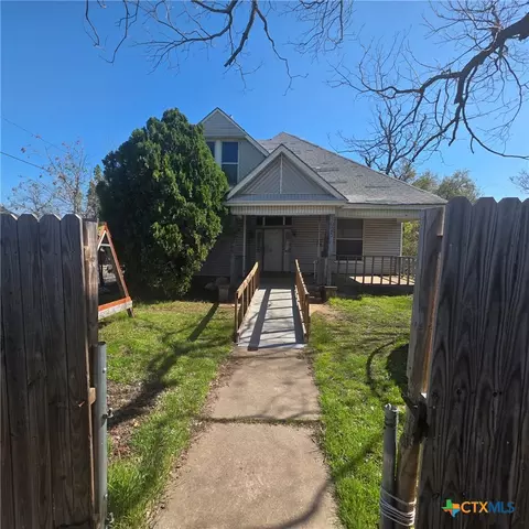 925 N 16th St, Waco, TX 76707