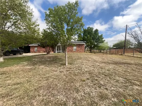 624 Crest Circle Dr, San Marcos, TX 78666