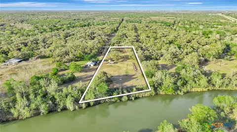405 Camino Dr, Victoria, TX 77905