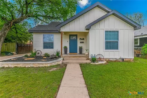 1306 Pleasant St, Gatesville, TX 76528