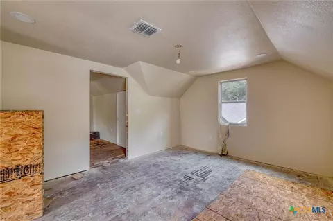 Bedroom - 116 S Cypress Ave, Luling, TX 78648 photo 4 of 6