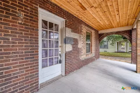 Exterior - 116 S Cypress Ave, Luling, TX 78648 photo 1 of 5