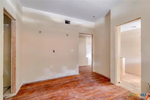 Bedroom - 116 S Cypress Ave, Luling, TX 78648 photo 3 of 6