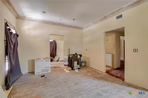Living - 116 S Cypress Ave, Luling, TX 78648 photo 1 of 1
