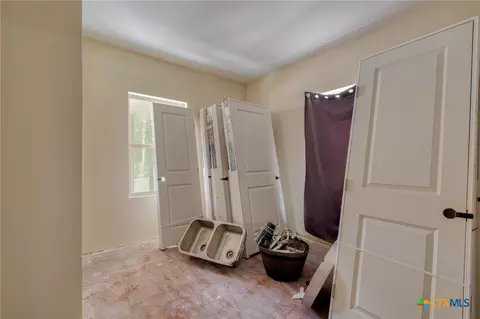 Other - 116 S Cypress Ave, Luling, TX 78648 photo 5 of 8