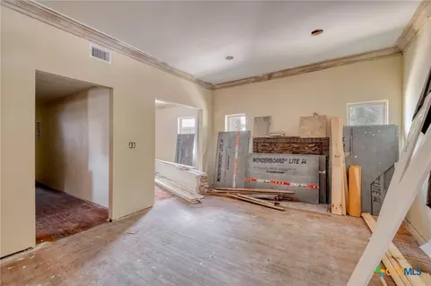 Other - 116 S Cypress Ave, Luling, TX 78648 photo 2 of 8