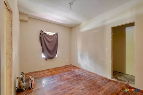 Bedroom - 116 S Cypress Ave, Luling, TX 78648 photo 2 of 6