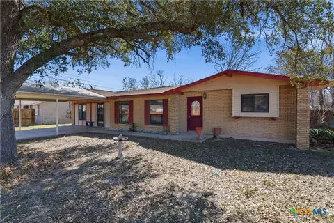 102 Runnel St, Seguin, TX 78155