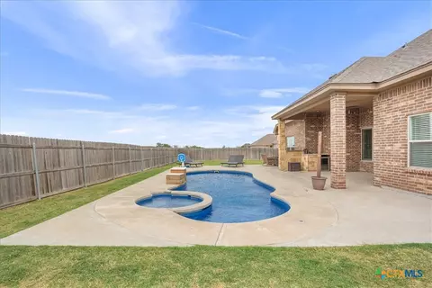 502 Oak Dr, Troy, TX 76579
