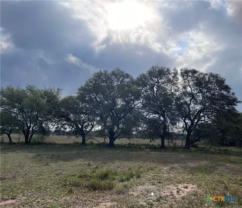 1022 County Road 438, Yoakum, TX 77995