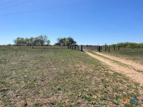 6611 Fm-1681, Stockdale, TX 78160