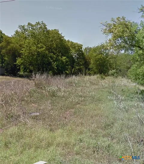 737 Newton Ave, Seguin, TX 78155