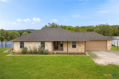 101 Queen Anne Cir, Canyon Lake, TX 78133