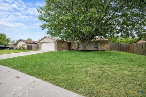 1704 Kenyon St, Killeen, TX 76543
