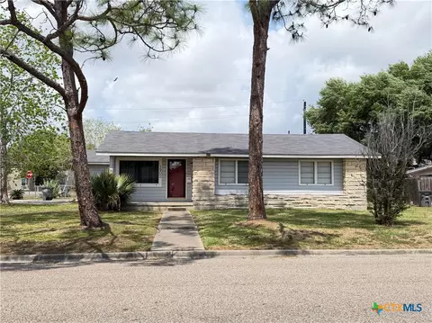 1902 Navidad St, Victoria, TX 77901