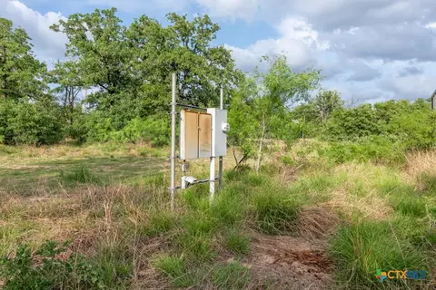 231 Abigail Ln, Luling, TX 78648 photo 8
