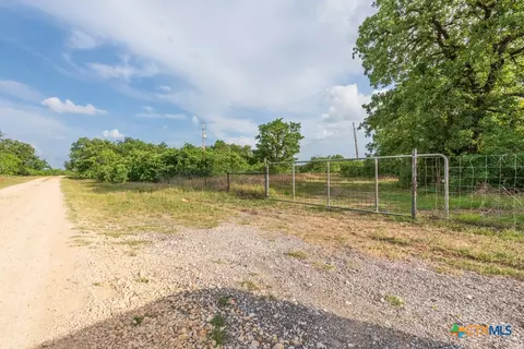 231 Abigail Ln, Luling, TX 78648 photo 6