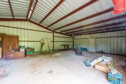 231 Abigail Ln, Luling, TX 78648 photo 10