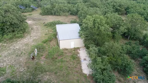 231 Abigail Ln, Luling, TX 78648 photo 4