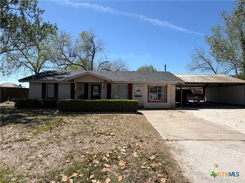 202 Bego St, Goliad, TX 77963