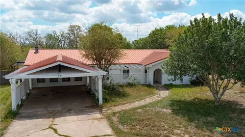 27 Schaefer Rd, Victoria, TX 77905