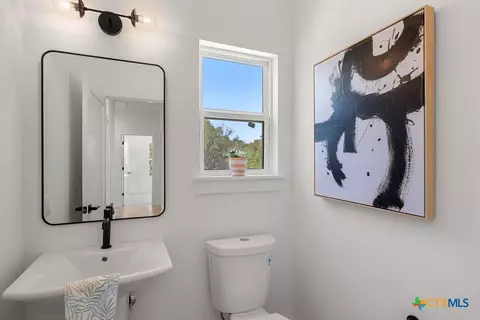 Bath - 408 Rust Ranch Rd, Blanco, TX 78606 photo 7 of 7